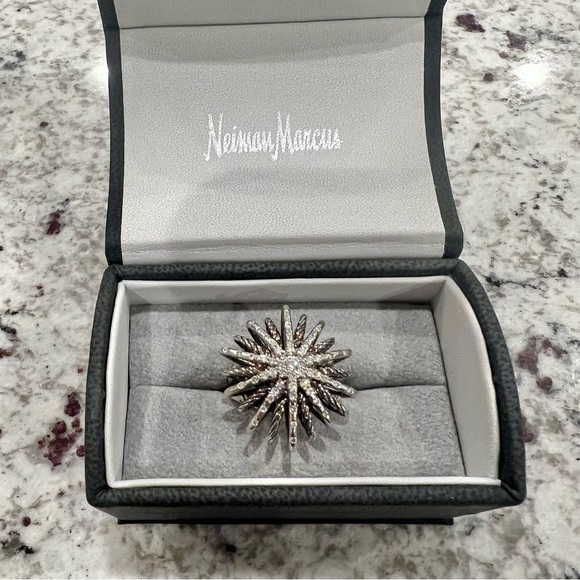 David Yurman 25mm Starburst Ring with Diamonds - Picture 3 of 3